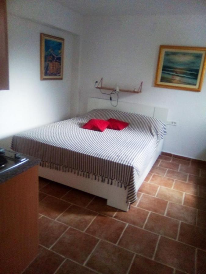 Marinja Studio Apartment Zuljana Bagian luar foto