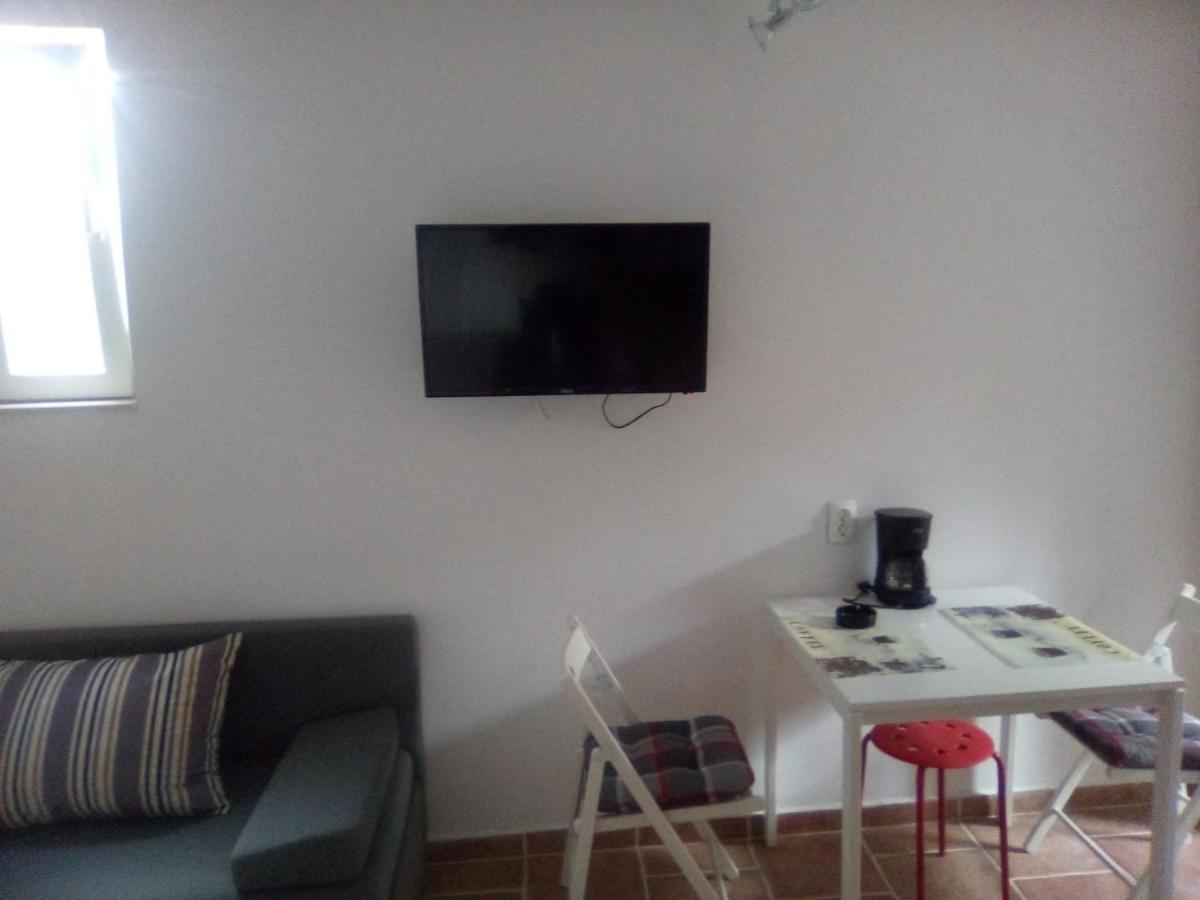 Marinja Studio Apartment Zuljana Bagian luar foto