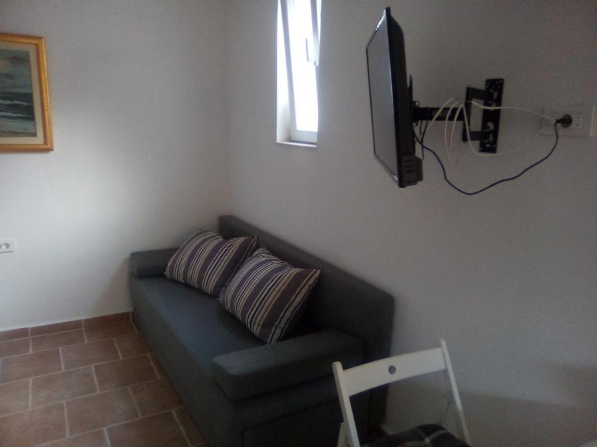 Marinja Studio Apartment Zuljana Bagian luar foto
