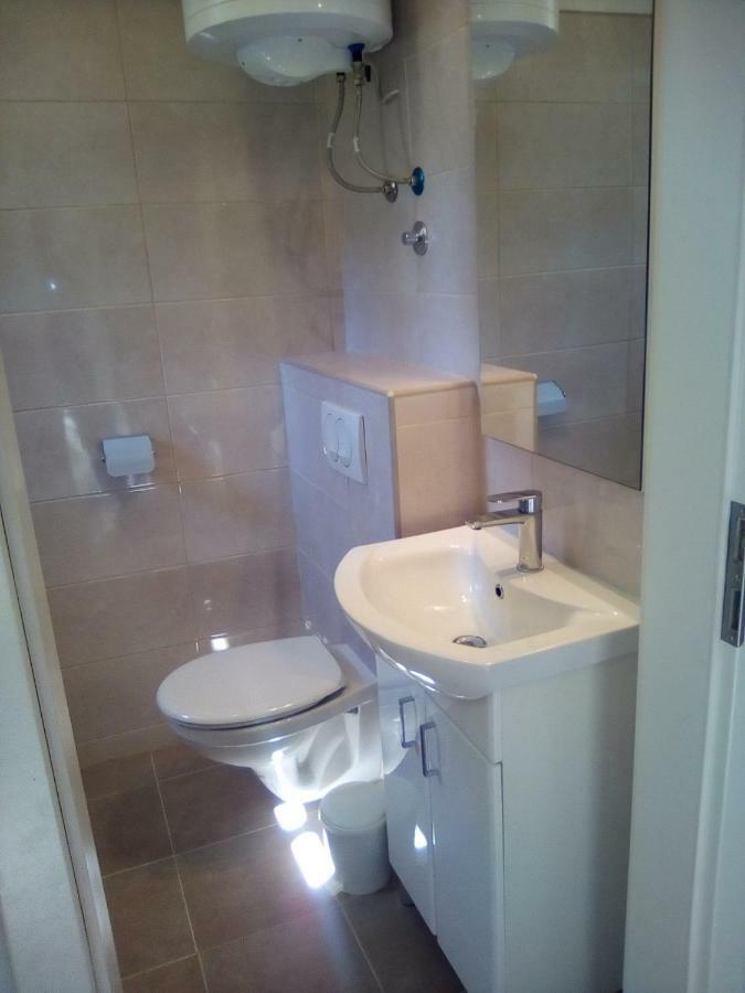 Marinja Studio Apartment Zuljana Bagian luar foto